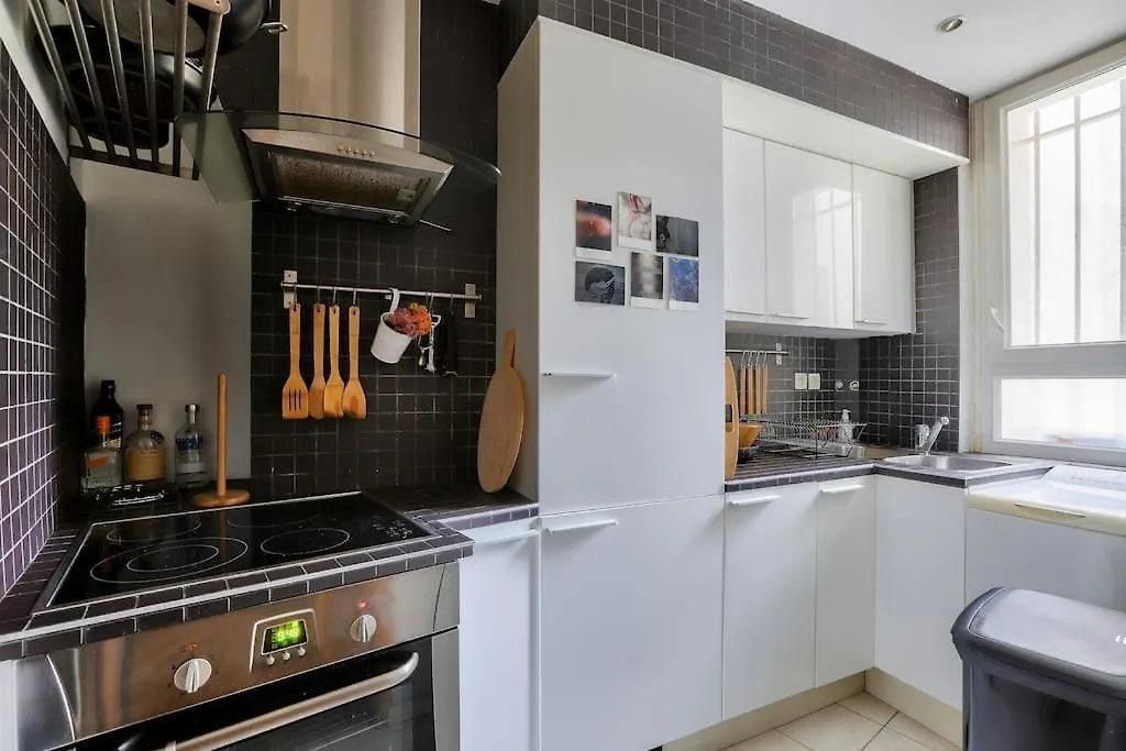 Lovely 1 Bedroom Flat Near Colonel Fabien Metro Station Paris 0*,  France