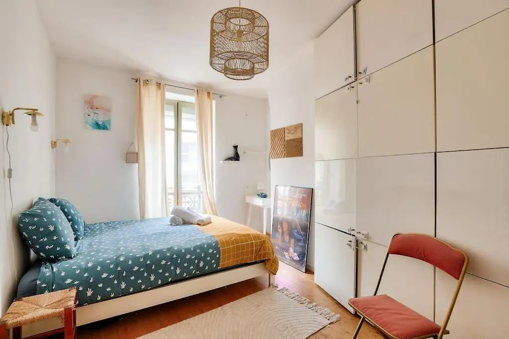Lovely 1 Bedroom Flat Near Colonel Fabien Metro Station Parijs 0*,